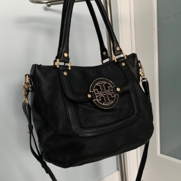 Tory Burch Amanda Classic Hobo Bag with Gold Toned Hardware - Picture 1 of 9